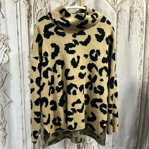 DKNY SWEATER SIZE M